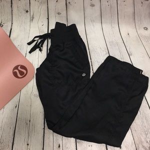 🦋 lululemon Black Studio Pant III
